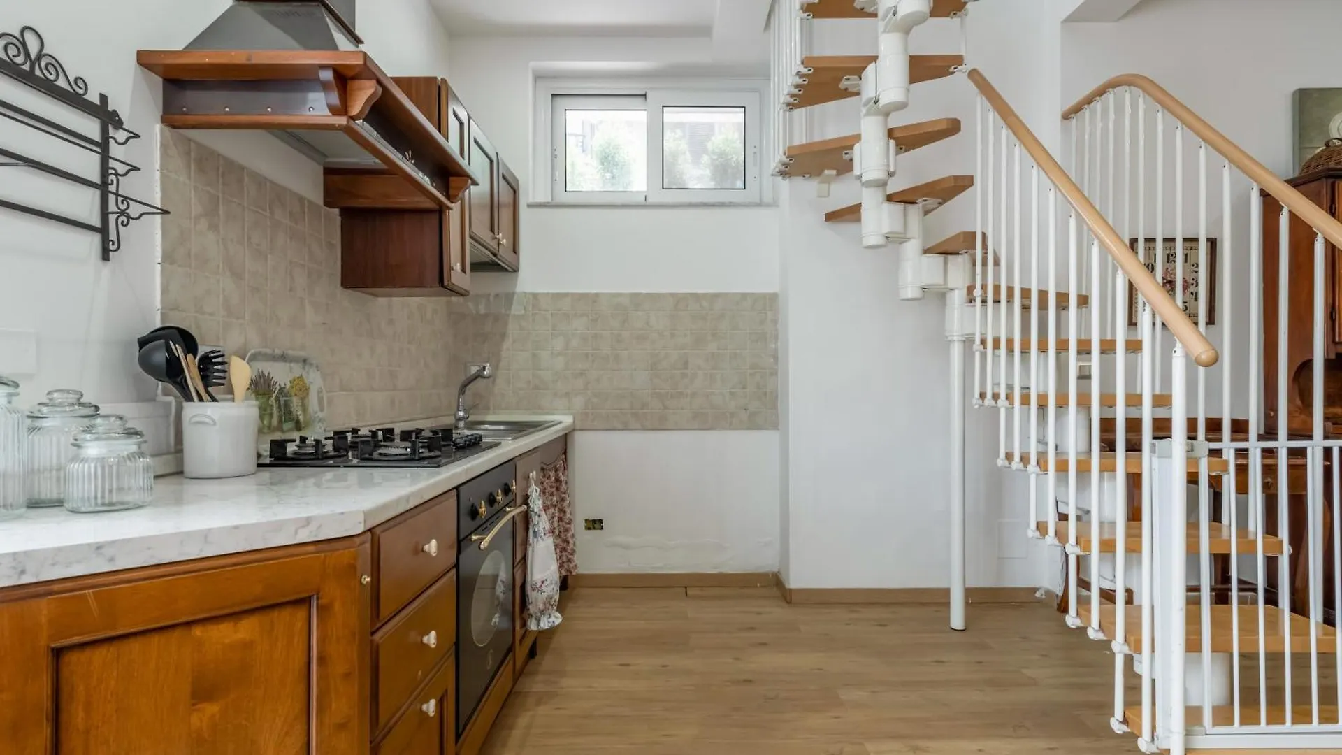 Spacious Coastal Apartment In Aci Castello