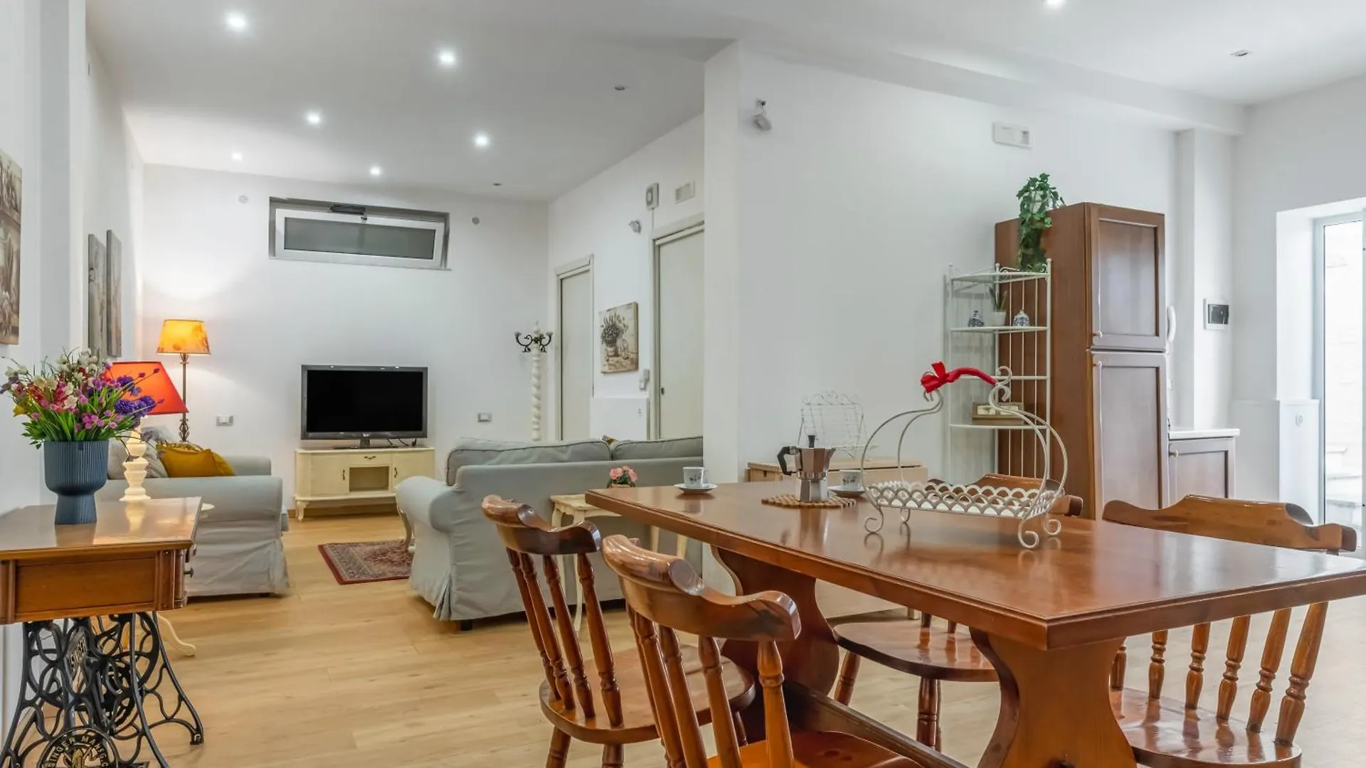 Spacious Coastal Apartment In Aci Castello