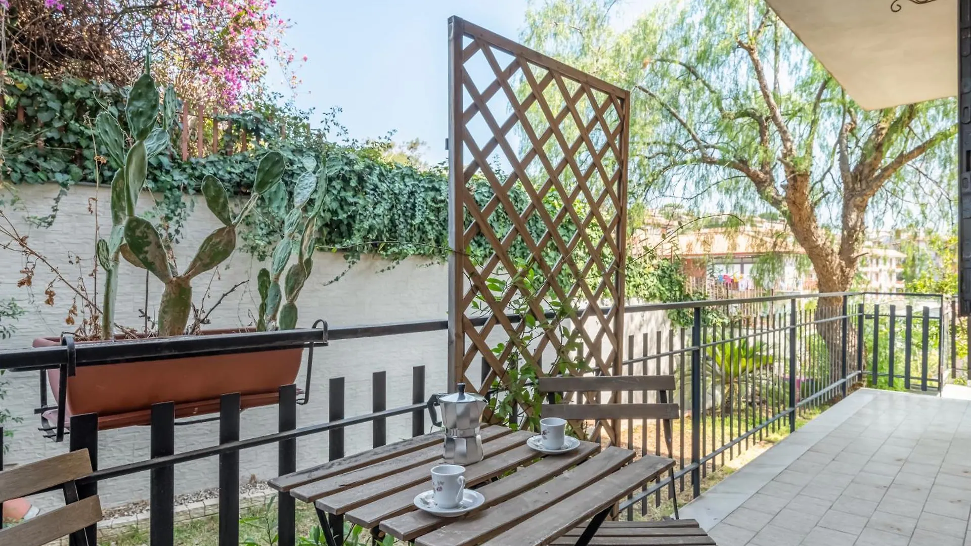 Spacious Coastal Apartment In Aci Castello Italien